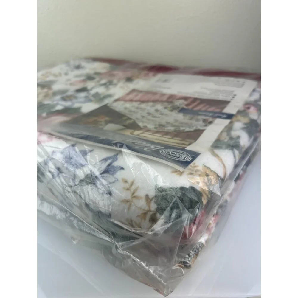 Beacon Blanket NEW Full Bloom Floral Blanket TWIN/FULL 72x90 Vintage Cottagecore